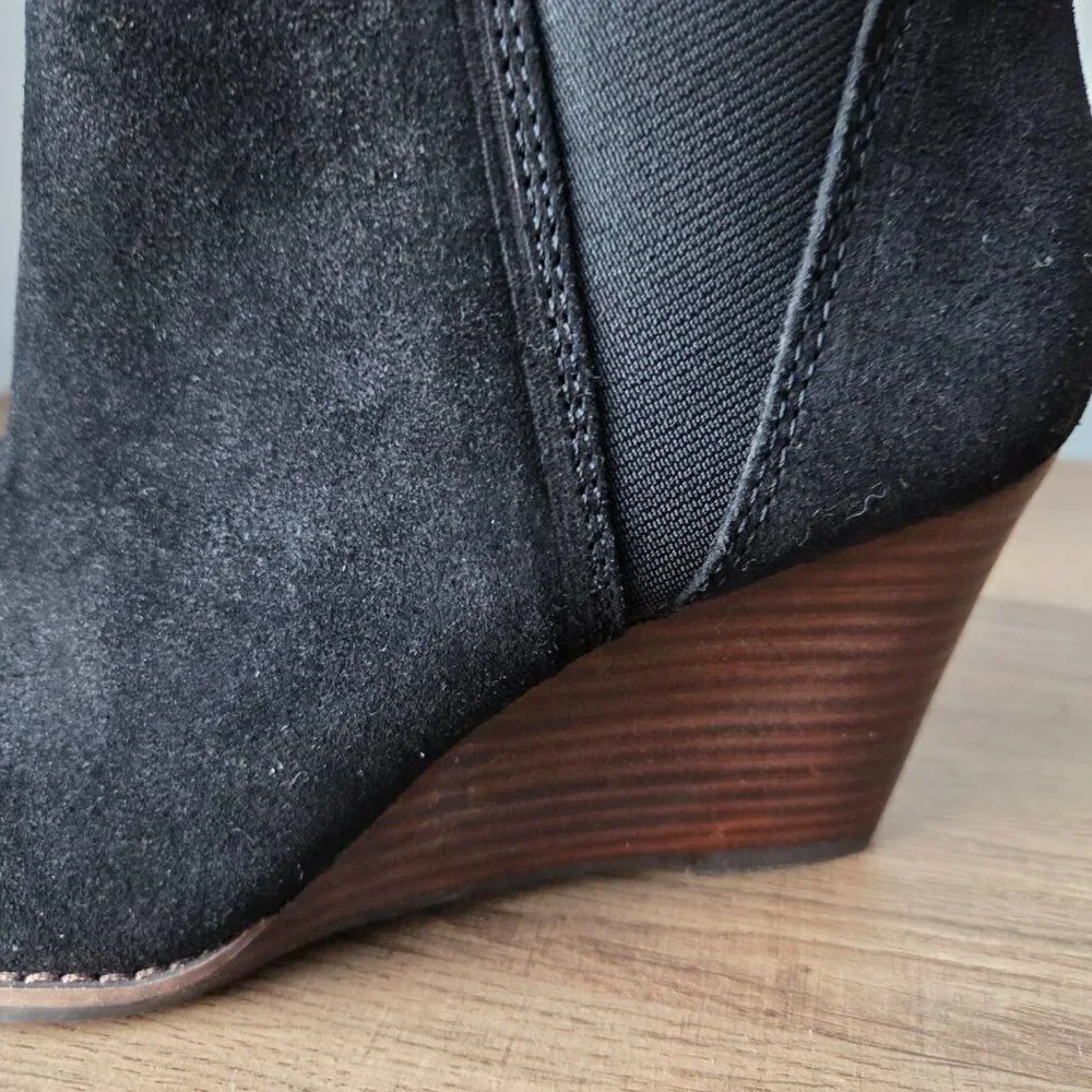 NWOB LUCKY BRAND YOUSE BLACK LEATHER UPPER STACKED WEDGE HEELS BOOTIES SIZE 8M